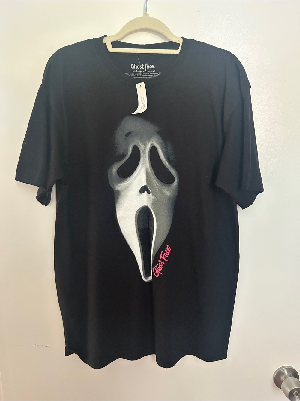 NWT Ghost Face Scream Graphic Tee T-Shirt Black Pink Logo Size M